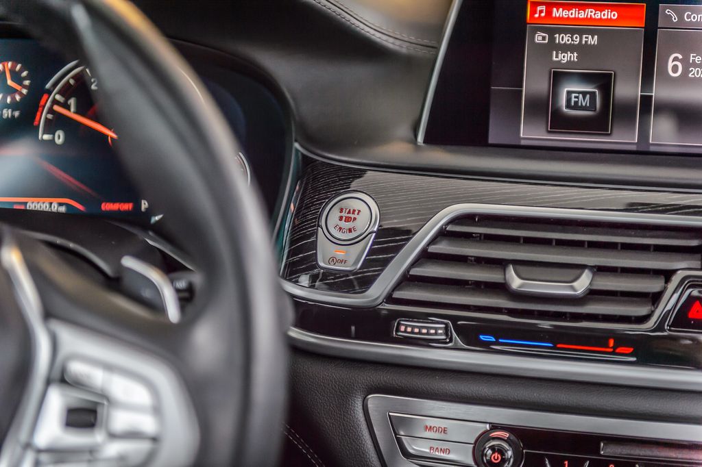 2019 BMW 7 Series 740i M SPORT - NAV - PANO ROOF - CARBON CORE - GORGEOUS - 22977039 - 31