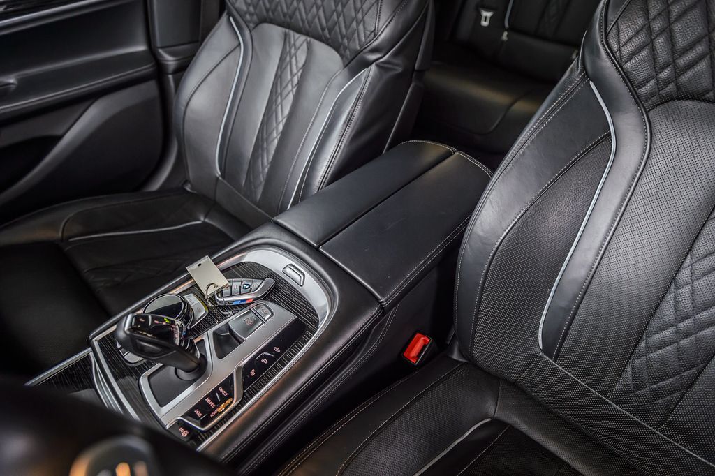 2019 BMW 7 Series 740i M SPORT - NAV - PANO ROOF - CARBON CORE - GORGEOUS - 22977039 - 33