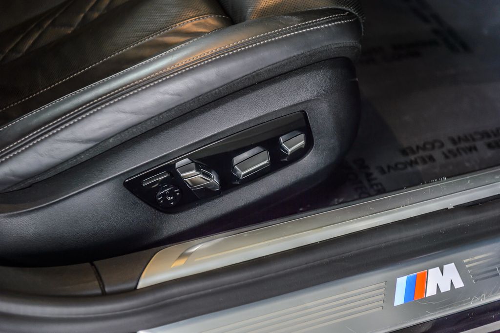 2019 BMW 7 Series 740i M SPORT - NAV - PANO ROOF - CARBON CORE - GORGEOUS - 22977039 - 46