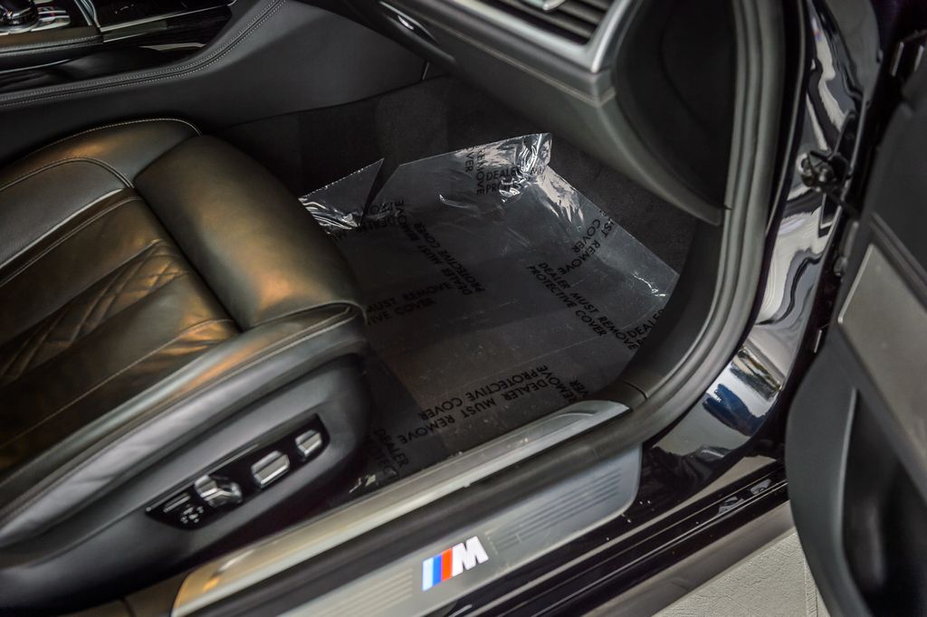 2019 BMW 7 Series 740i M SPORT - NAV - PANO ROOF - CARBON CORE - GORGEOUS - 22977039 - 47