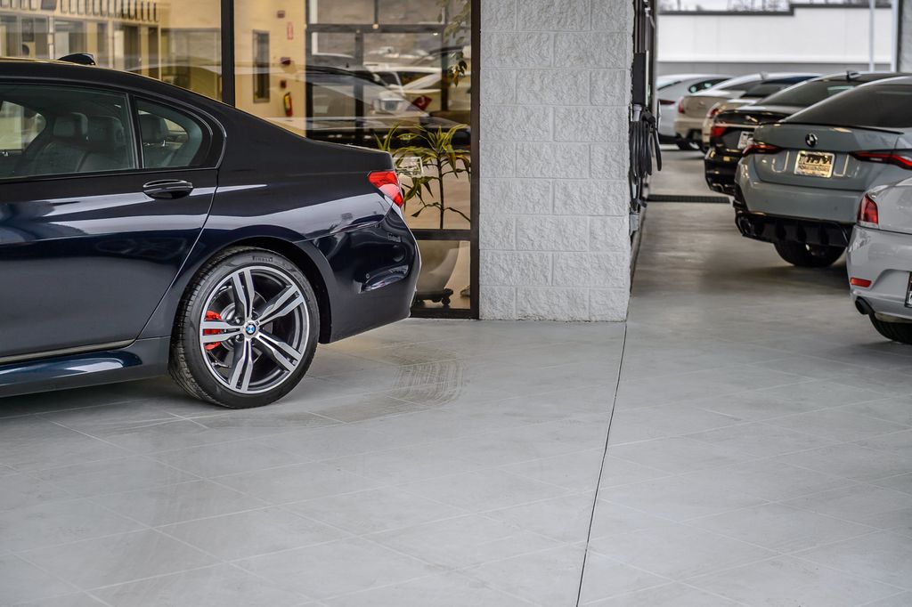 2019 BMW 7 Series 740i M SPORT - NAV - PANO ROOF - CARBON CORE - GORGEOUS - 22977039 - 58