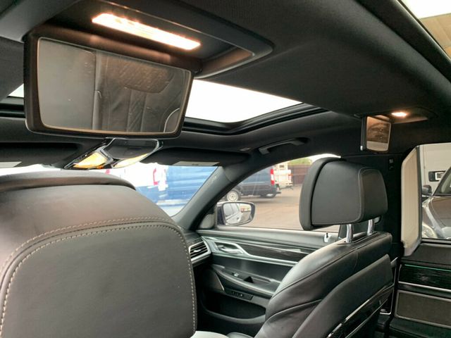 2019 BMW 7 Series 740i M Sport pkg Heads-up display - 22968712 - 45