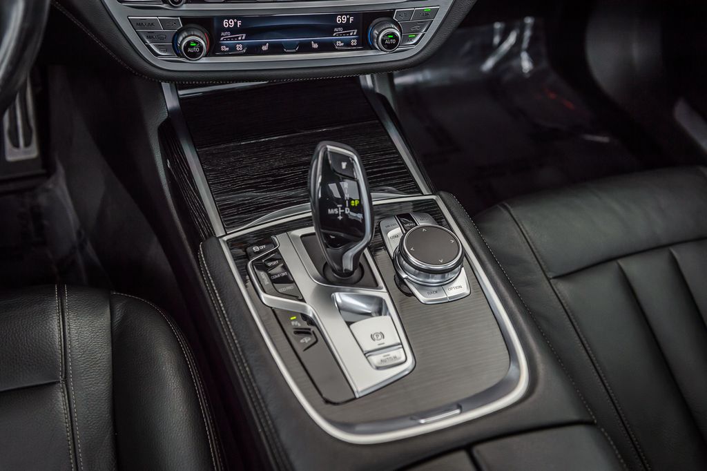 2019 BMW 7 Series 740i M SPORT - SINGAPOR GRAY - PANO ROOF - CARBON CORE -GORGEOUS - 23036509 - 31