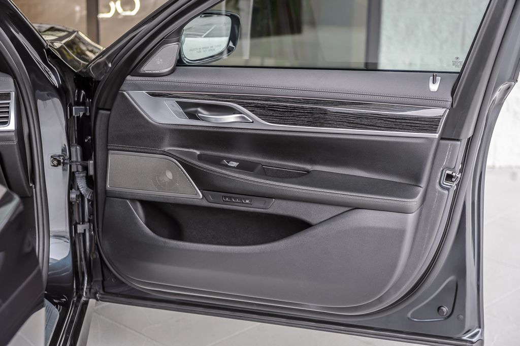 2019 BMW 7 Series 740i M SPORT - SINGAPOR GRAY - PANO ROOF - CARBON CORE -GORGEOUS - 23036509 - 57