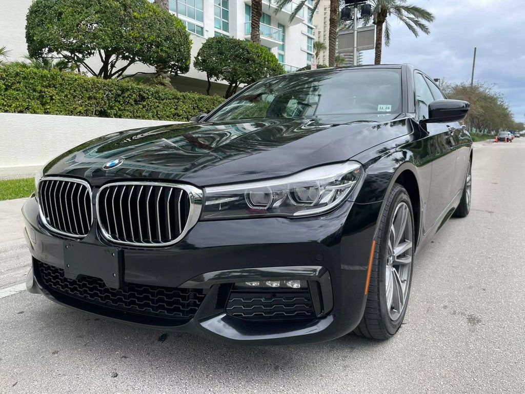 2019 BMW 7 Series 740i xDrive - 22317801 - 9