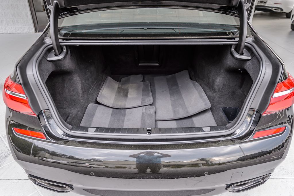 2019 BMW 7 Series 740i xDRIVE - M SPORT - BEST COLORS - NAV - PANO ROOF - LOADED - 22994323 - 11