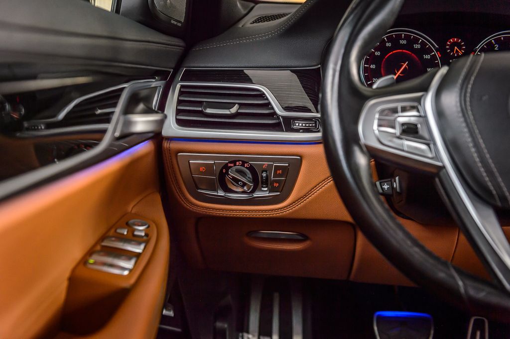 2019 BMW 7 Series 740i xDRIVE - M SPORT - BEST COLORS - NAV - PANO ROOF - LOADED - 22994323 - 26