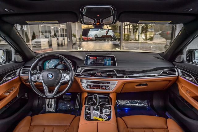 2019 BMW 7 Series 740i xDRIVE - M SPORT - BEST COLORS - NAV - PANO ROOF - LOADED - 22994323 - 2