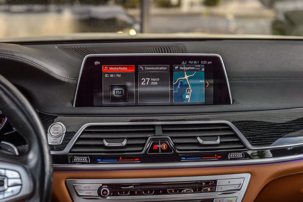 2019 BMW 7 Series 740i xDRIVE - M SPORT - BEST COLORS - NAV - PANO ROOF - LOADED - 22994323 - 29