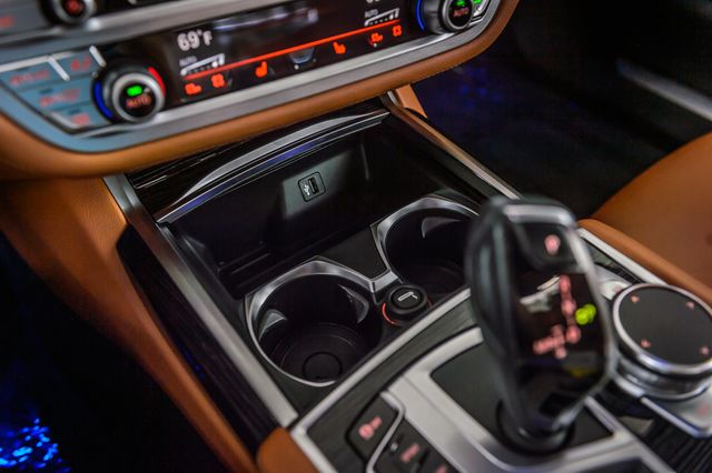 2019 BMW 7 Series 740i xDRIVE - M SPORT - BEST COLORS - NAV - PANO ROOF - LOADED - 22994323 - 31