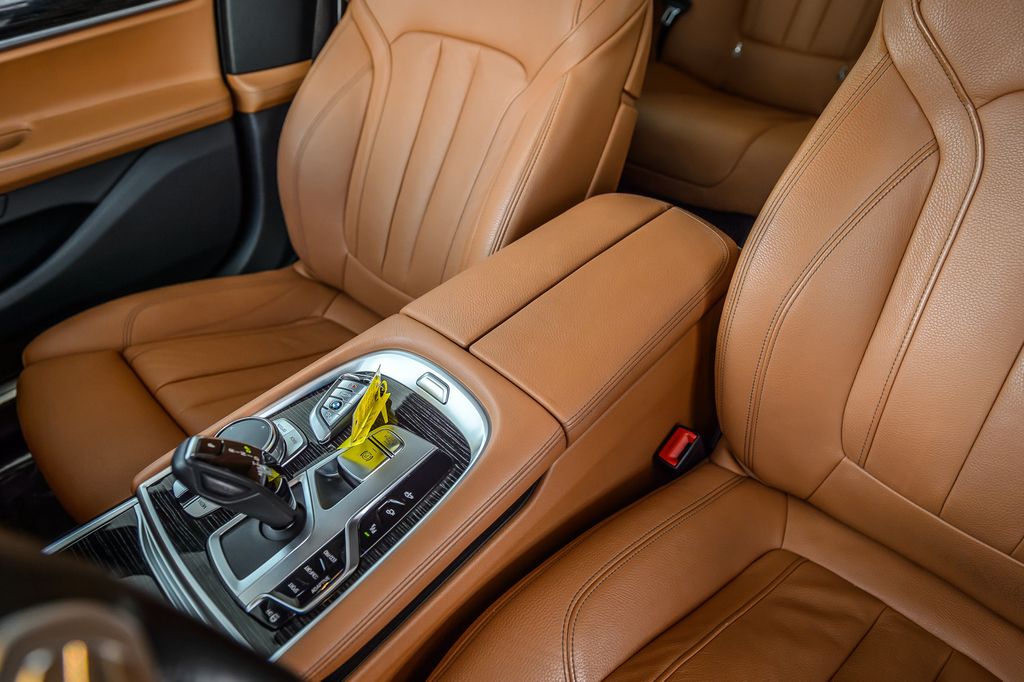 2019 BMW 7 Series 740i xDRIVE - M SPORT - BEST COLORS - NAV - PANO ROOF - LOADED - 22994323 - 33