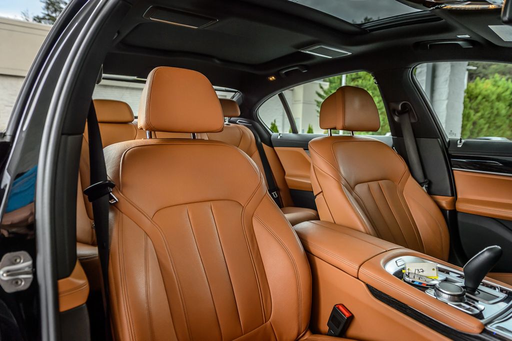 2019 BMW 7 Series 740i xDRIVE - M SPORT - BEST COLORS - NAV - PANO ROOF - LOADED - 22994323 - 39