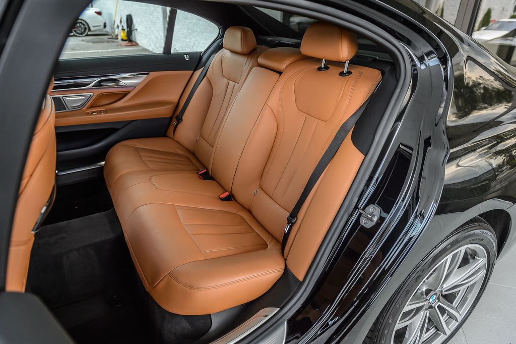 2019 BMW 7 Series 740i xDRIVE - M SPORT - BEST COLORS - NAV - PANO ROOF - LOADED - 22994323 - 44