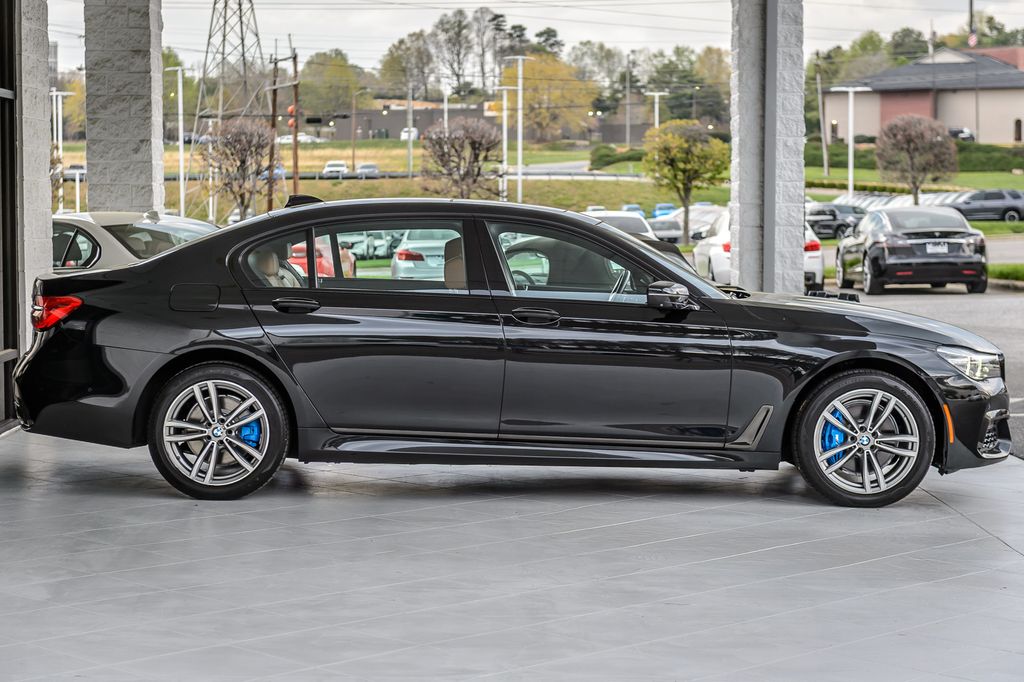 2019 BMW 7 Series 740i xDRIVE - M SPORT - BEST COLORS - NAV - PANO ROOF - LOADED - 22994323 - 57