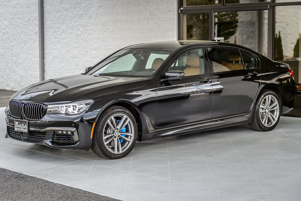 2019 BMW 7 Series 740i xDRIVE - M SPORT - BEST COLORS - NAV - PANO ROOF - LOADED - 22994323 - 5