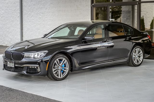 2019 BMW 7 Series 740i xDRIVE - M SPORT - BEST COLORS - NAV - PANO ROOF - LOADED - 22994323 - 5