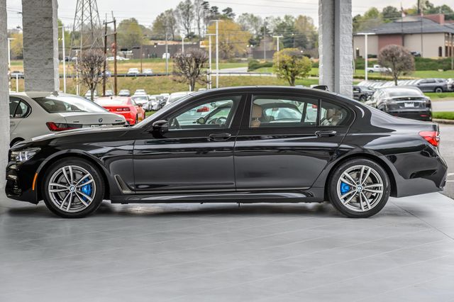 2019 BMW 7 Series 740i xDRIVE - M SPORT - BEST COLORS - NAV - PANO ROOF - LOADED - 22994323 - 6