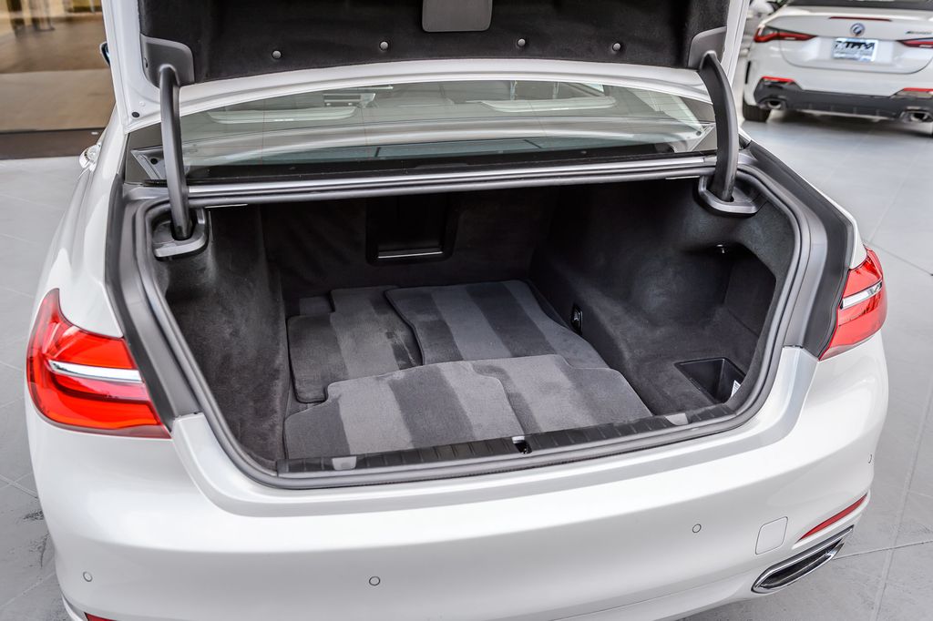 2019 BMW 7 Series 740i xDRIVE - NAV - PANO ROOF - BLUETOOTH - BACKUP CAM - MUSTSEE - 22994332 - 10