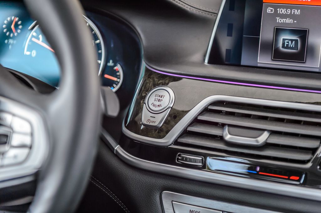 2019 BMW 7 Series 740i xDRIVE - NAV - PANO ROOF - BLUETOOTH - BACKUP CAM - MUSTSEE - 22994332 - 28