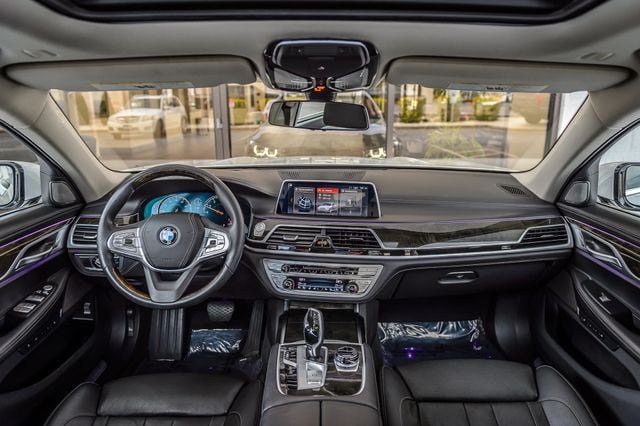 2019 BMW 7 Series 740i xDRIVE - NAV - PANO ROOF - BLUETOOTH - BACKUP CAM - MUSTSEE - 22994332 - 2