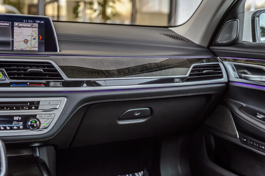 2019 BMW 7 Series 740i xDRIVE - NAV - PANO ROOF - BLUETOOTH - BACKUP CAM - MUSTSEE - 22994332 - 33