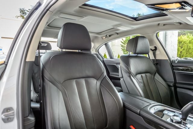 2019 BMW 7 Series 740i xDRIVE - NAV - PANO ROOF - BLUETOOTH - BACKUP CAM - MUSTSEE - 22994332 - 35