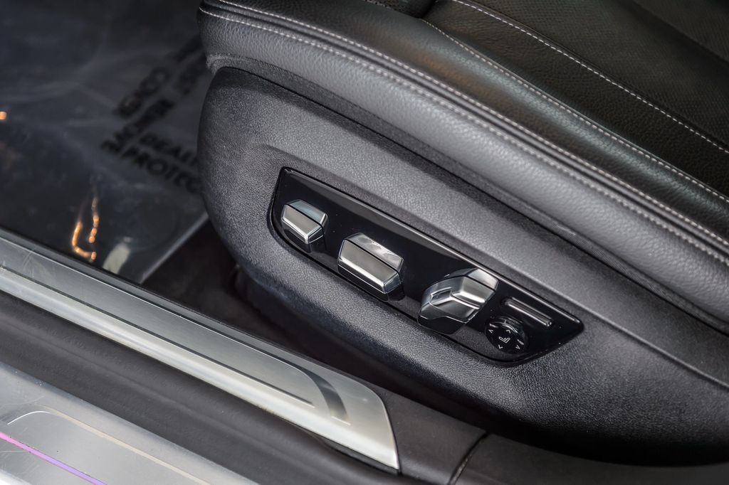 2019 BMW 7 Series 740i xDRIVE - NAV - PANO ROOF - BLUETOOTH - BACKUP CAM - MUSTSEE - 22994332 - 37