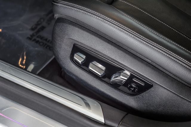 2019 BMW 7 Series 740i xDRIVE - NAV - PANO ROOF - BLUETOOTH - BACKUP CAM - MUSTSEE - 22994332 - 37