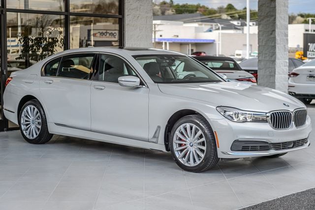 2019 BMW 7 Series 740i xDRIVE - NAV - PANO ROOF - BLUETOOTH - BACKUP CAM - MUSTSEE - 22994332 - 3