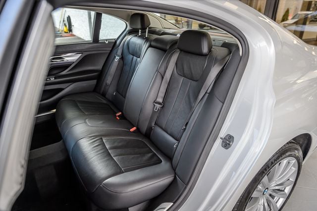 2019 BMW 7 Series 740i xDRIVE - NAV - PANO ROOF - BLUETOOTH - BACKUP CAM - MUSTSEE - 22994332 - 40