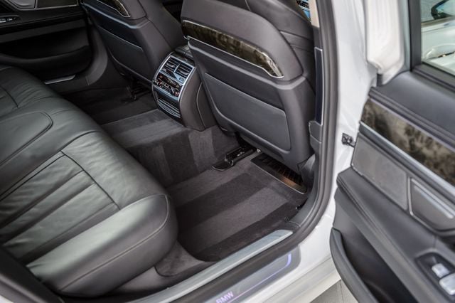 2019 BMW 7 Series 740i xDRIVE - NAV - PANO ROOF - BLUETOOTH - BACKUP CAM - MUSTSEE - 22994332 - 42