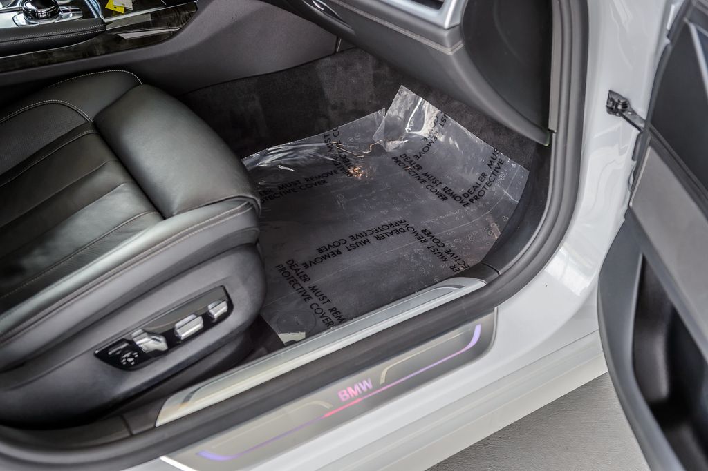 2019 BMW 7 Series 740i xDRIVE - NAV - PANO ROOF - BLUETOOTH - BACKUP CAM - MUSTSEE - 22994332 - 45