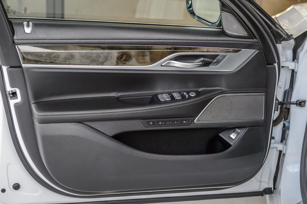 2019 BMW 7 Series 740i xDRIVE - NAV - PANO ROOF - BLUETOOTH - BACKUP CAM - MUSTSEE - 22994332 - 46