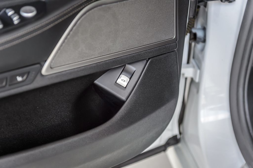 2019 BMW 7 Series 740i xDRIVE - NAV - PANO ROOF - BLUETOOTH - BACKUP CAM - MUSTSEE - 22994332 - 50