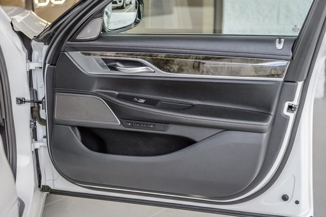 2019 BMW 7 Series 740i xDRIVE - NAV - PANO ROOF - BLUETOOTH - BACKUP CAM - MUSTSEE - 22994332 - 54