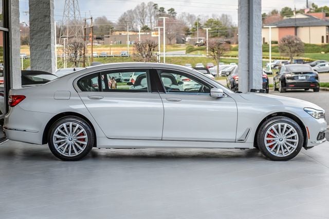 2019 BMW 7 Series 740i xDRIVE - NAV - PANO ROOF - BLUETOOTH - BACKUP CAM - MUSTSEE - 22994332 - 55