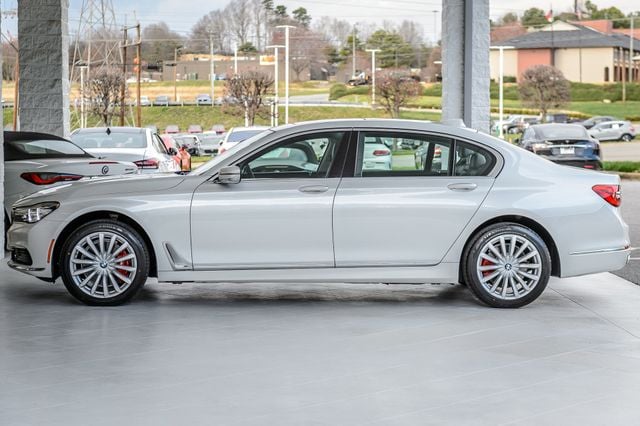 2019 BMW 7 Series 740i xDRIVE - NAV - PANO ROOF - BLUETOOTH - BACKUP CAM - MUSTSEE - 22994332 - 56