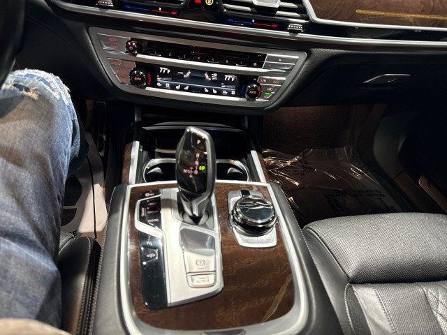 2019 BMW 7 Series 750i - 22952988 - 21