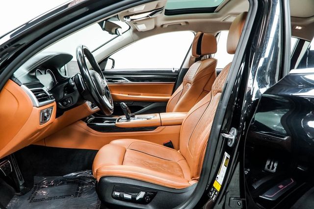 2019 BMW 7 Series 750i xDrive - 22991451 - 40