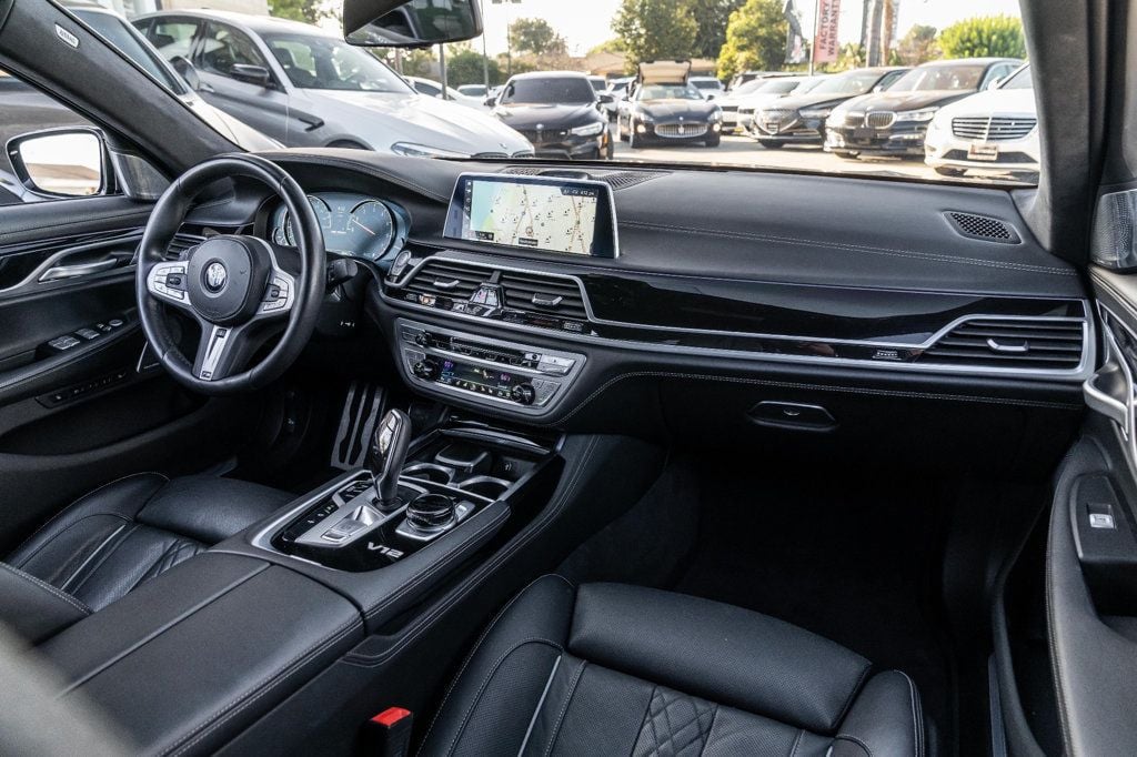 2019 BMW 7 Series M760i xDrive - 22634450 - 24