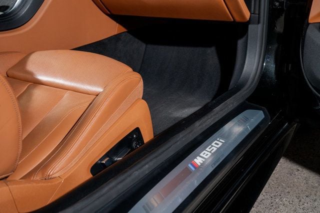 2019 BMW 8 Series M850i xDrive - 22999351 - 33