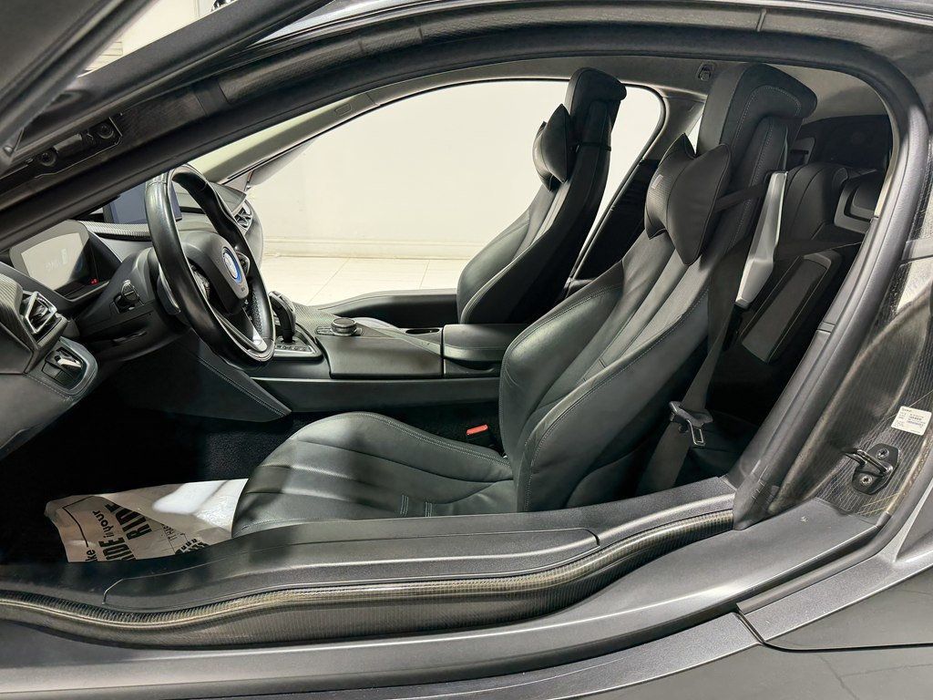 2019 BMW i8 BASE - 23066304 - 11