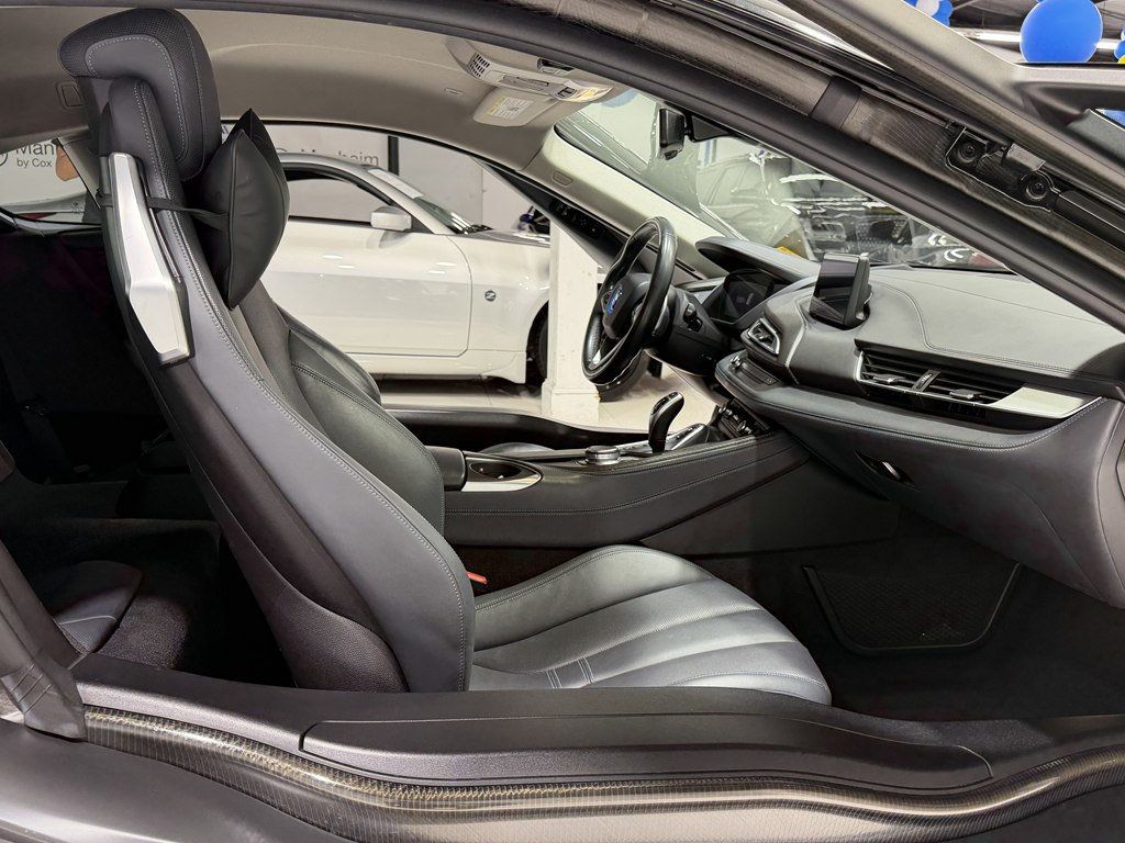 2019 BMW i8 BASE - 23066304 - 14