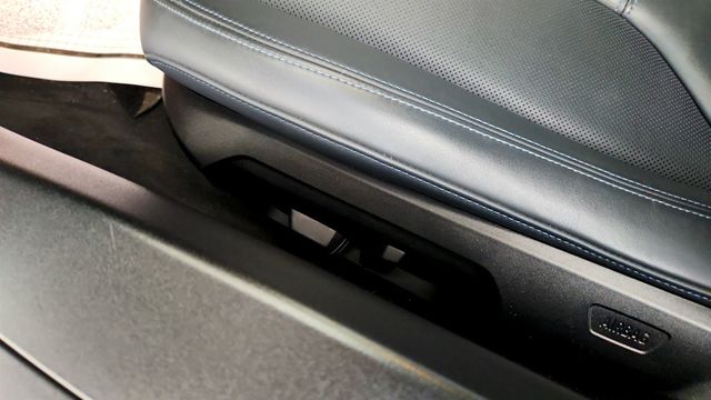 2019 BMW i8 Coupe w/ BMW Laserlight - 23009157 - 11