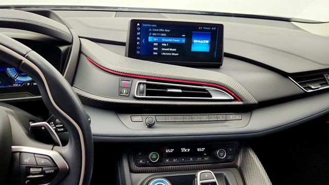 2019 BMW i8 Coupe w/ BMW Laserlight - 23009157 - 16