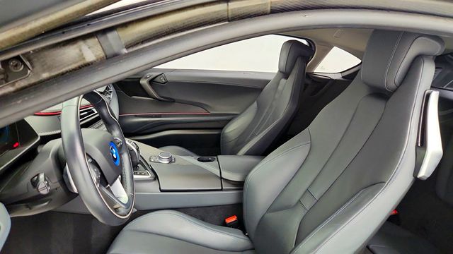 2019 BMW i8 Coupe w/ BMW Laserlight - 23009157 - 19