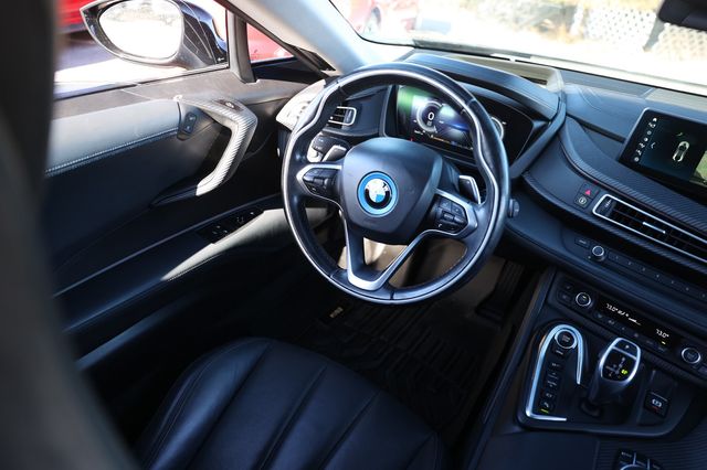 2019 BMW i8 Pure Impulse World - 22980131 - 24