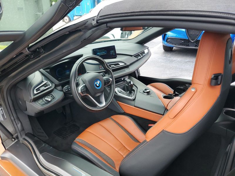 2019 BMW i8 Roadster - 22349330 - 12