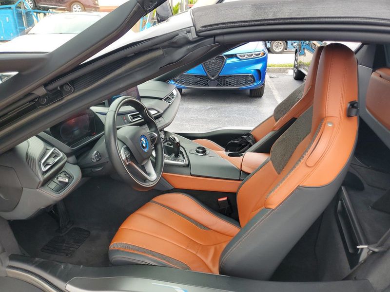 2019 BMW i8 Roadster - 22349330 - 13