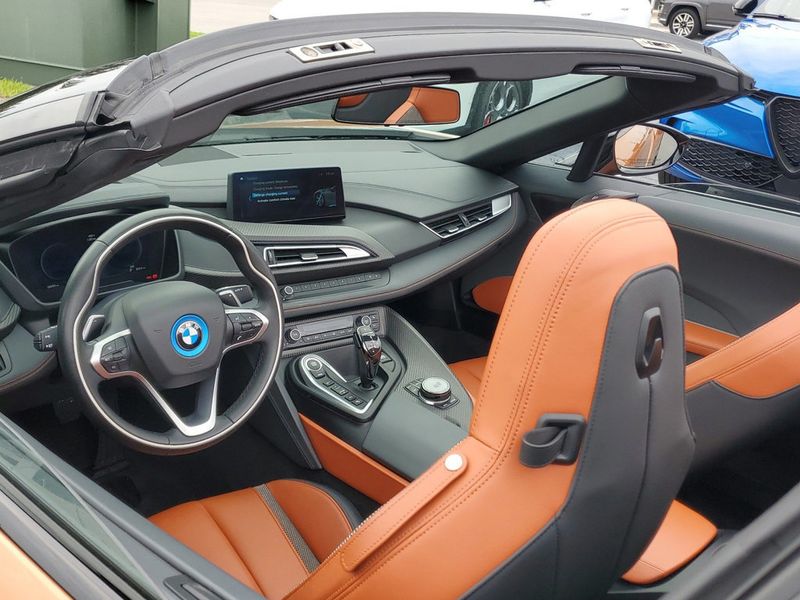 2019 BMW i8 Roadster - 22349330 - 25